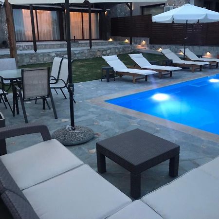 Aigli Luxury Apartment With Pool Gerontas Екстериор снимка