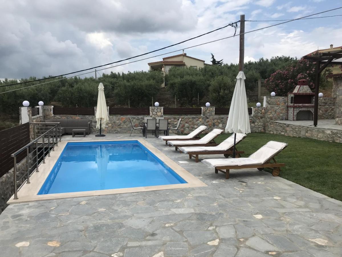 Aigli Luxury Apartment With Pool Gerontas Екстериор снимка