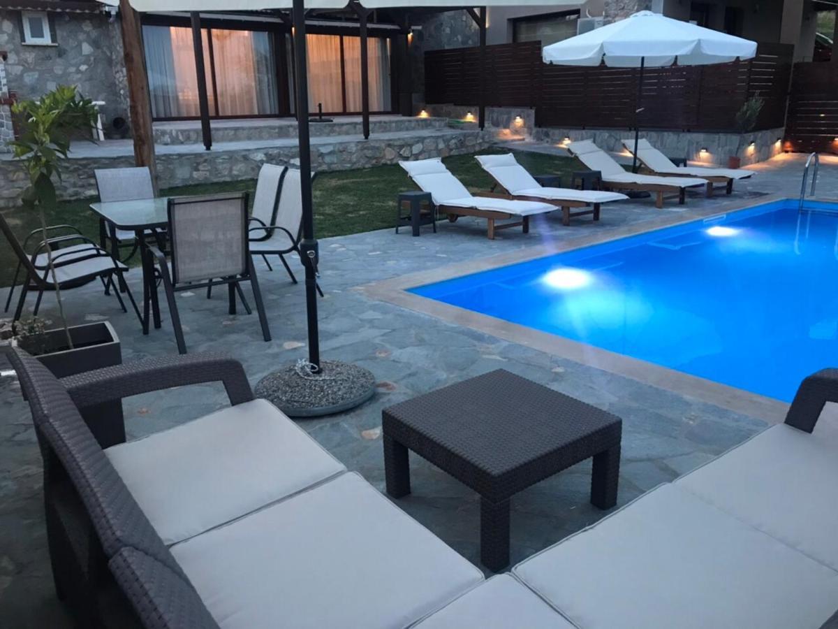 Aigli Luxury Apartment With Pool Gerontas Екстериор снимка